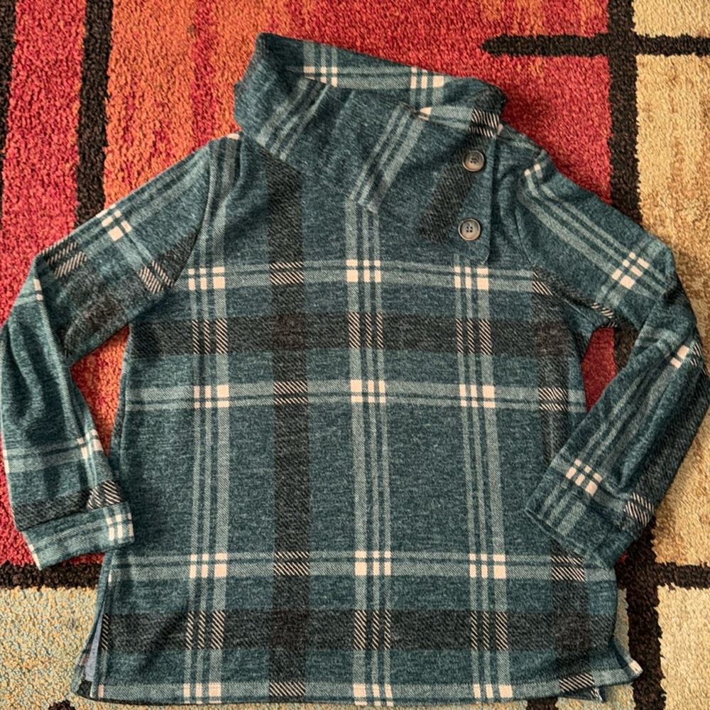 Buttoned‎ Mock Neck Plaid Top